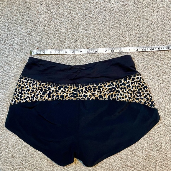 OV Hudson 2.5" Short in Leopard - Picture 3 of 6